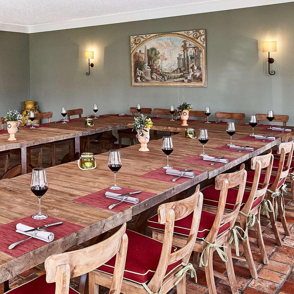 阿尔索夫斯特霍夫酒店 策勒 设施 照片 The dining room at the Château de Chaumont