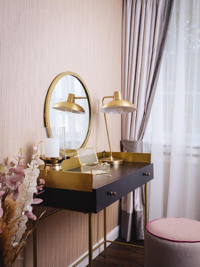 阿尔索夫斯特霍夫酒店 策勒 外观 照片 A dressing table