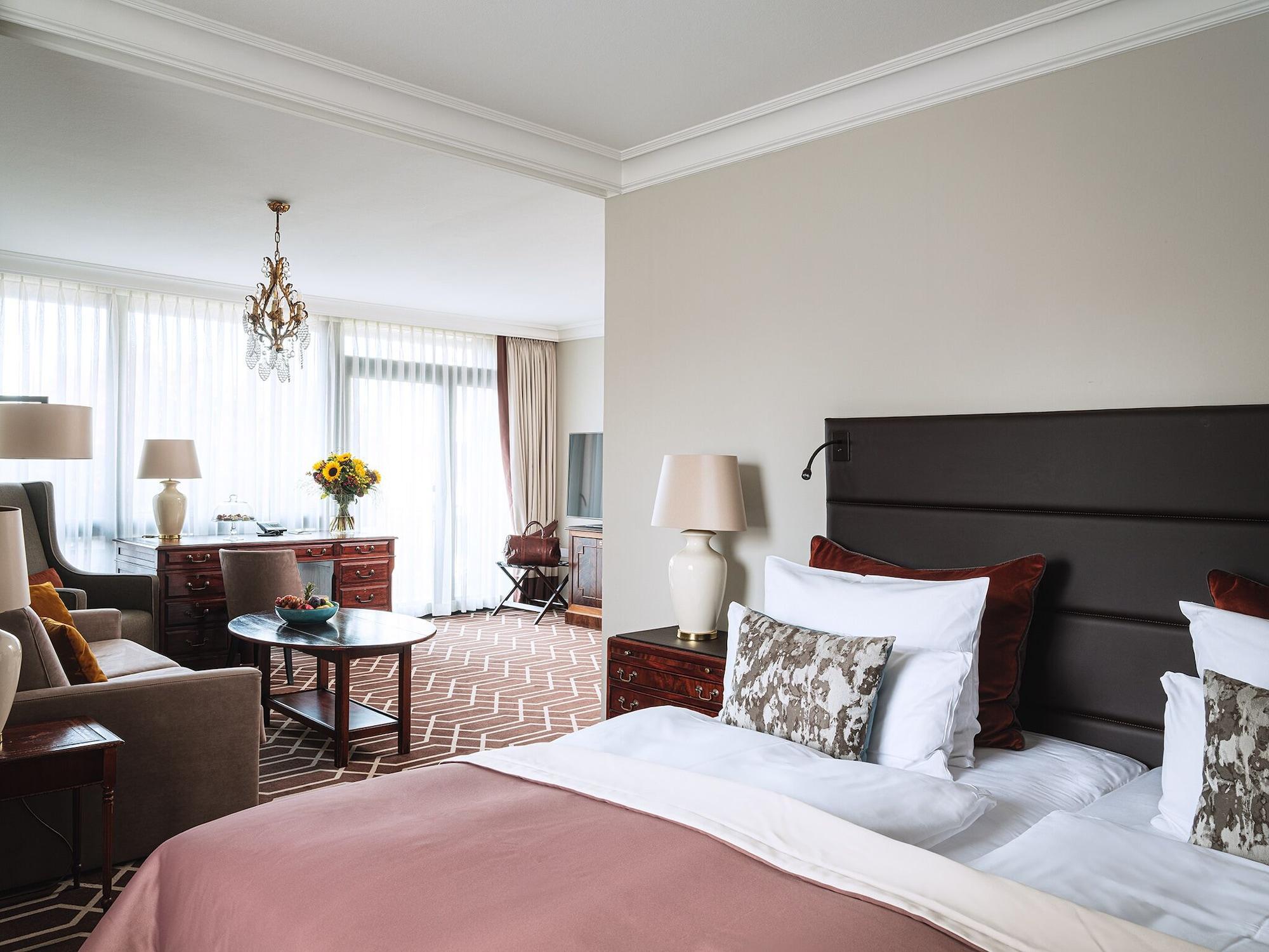 阿尔索夫斯特霍夫酒店 策勒 外观 照片 A suite at the Hotel de la Paix