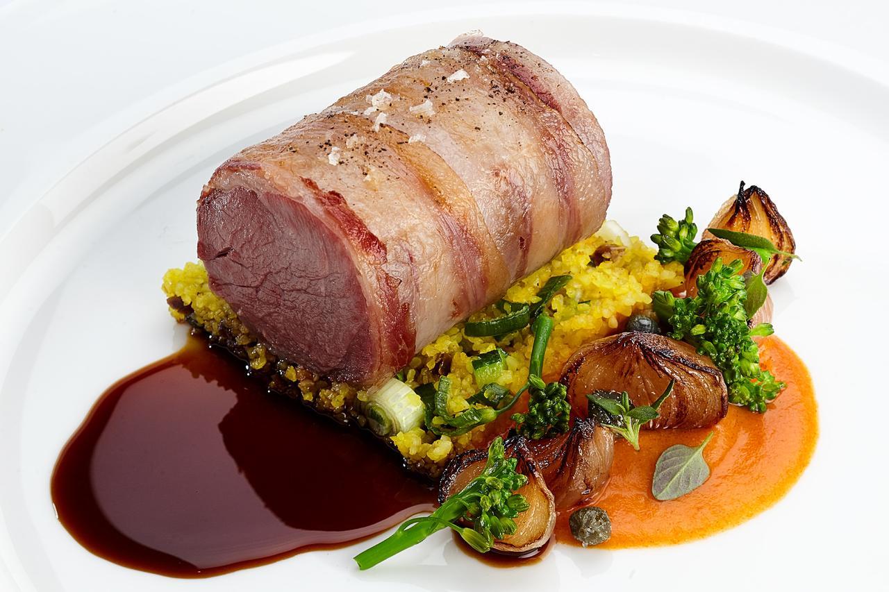 阿尔索夫斯特霍夫酒店 策勒 外观 照片 A beef tenderloin